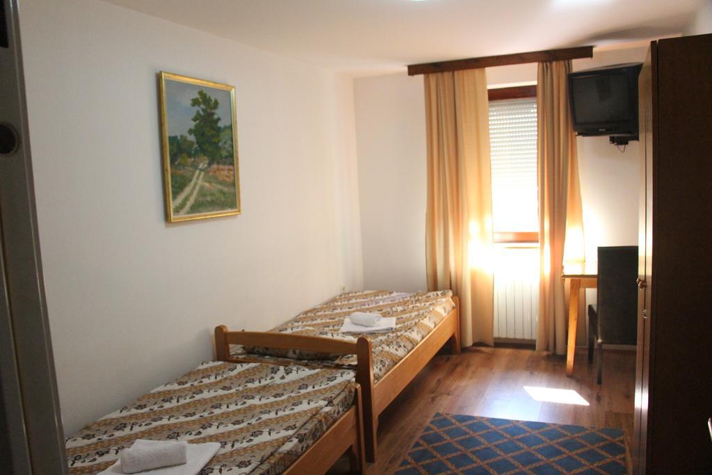Hostel S Нови Сад Екстериор снимка